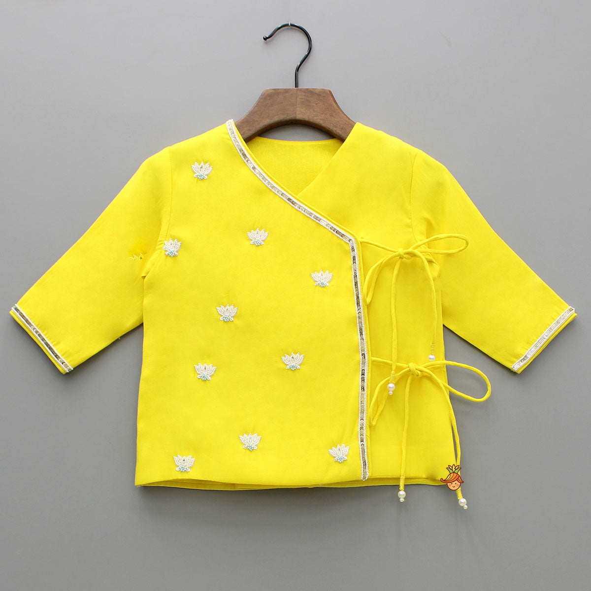 Dual Knot Detail Yellow Kurta And Dhoti With Mor Pankh Mukut