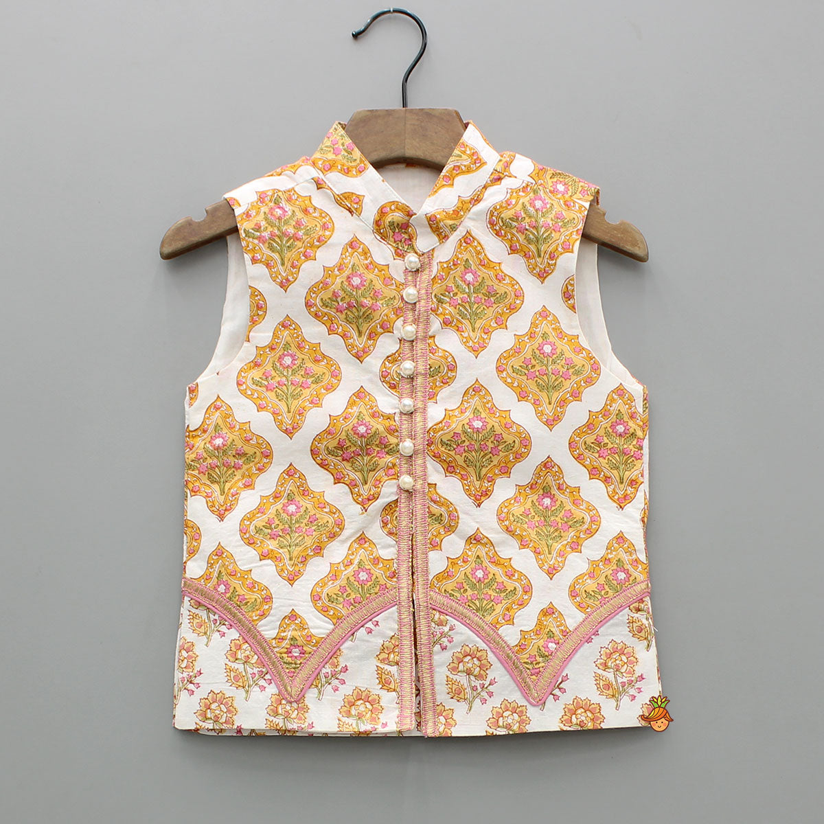 Ethnic Floral Print Kurta With Stylish Jacket And Dhoti