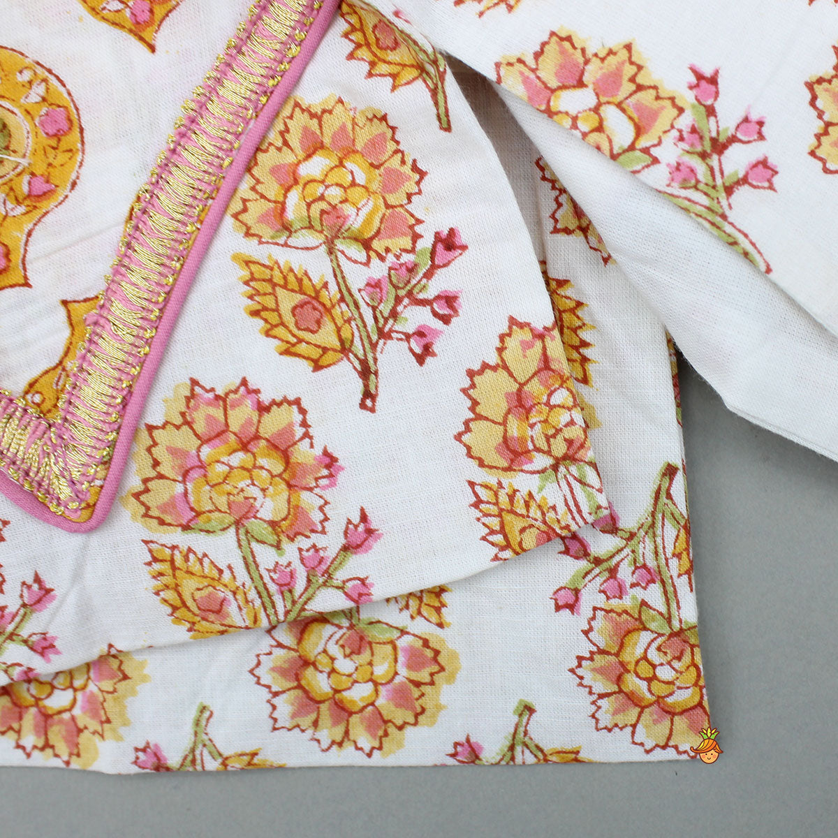 Ethnic Floral Print Kurta With Stylish Jacket And Dhoti