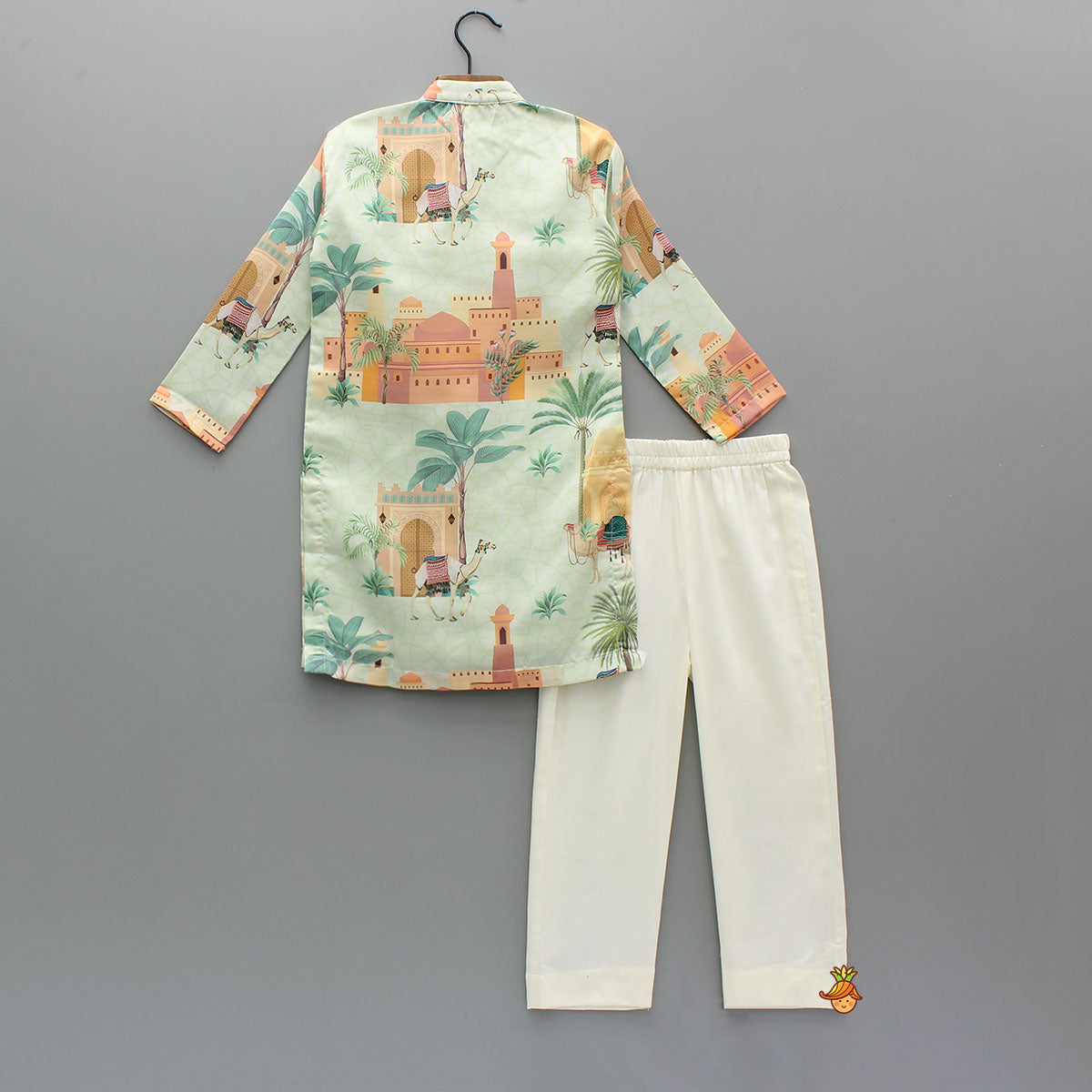 Exquisite Ethnic Print Kurta With Pyjama