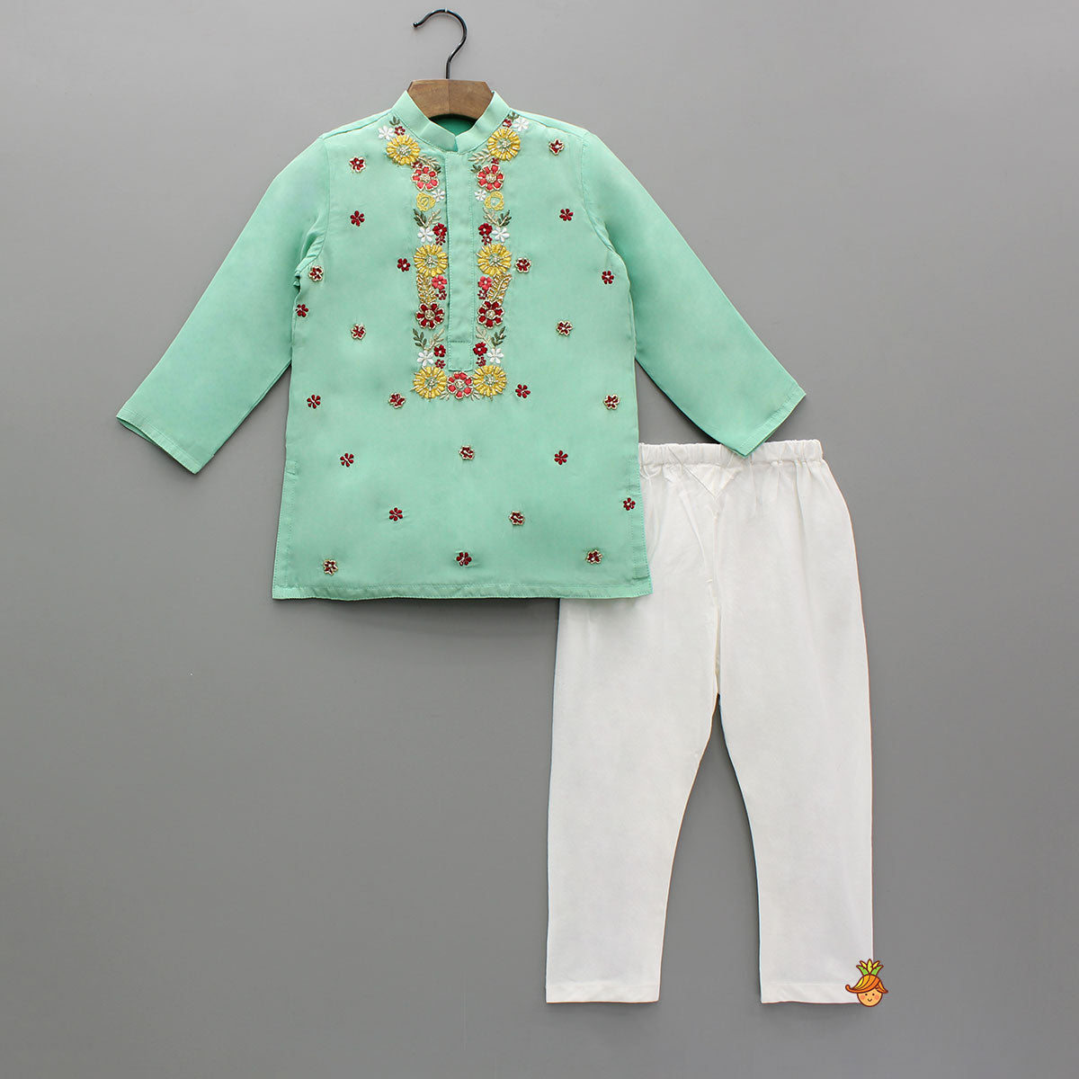 Floral Green Hand Embroidered Kurta With Pyjama