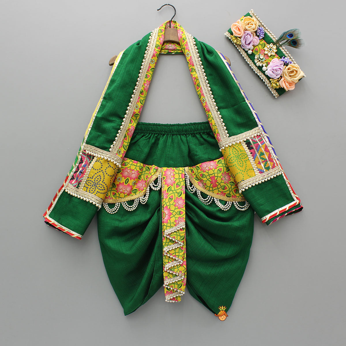 Floral Flap Enhanced Green Dhoti With Shawl And Mor Pankh Headband