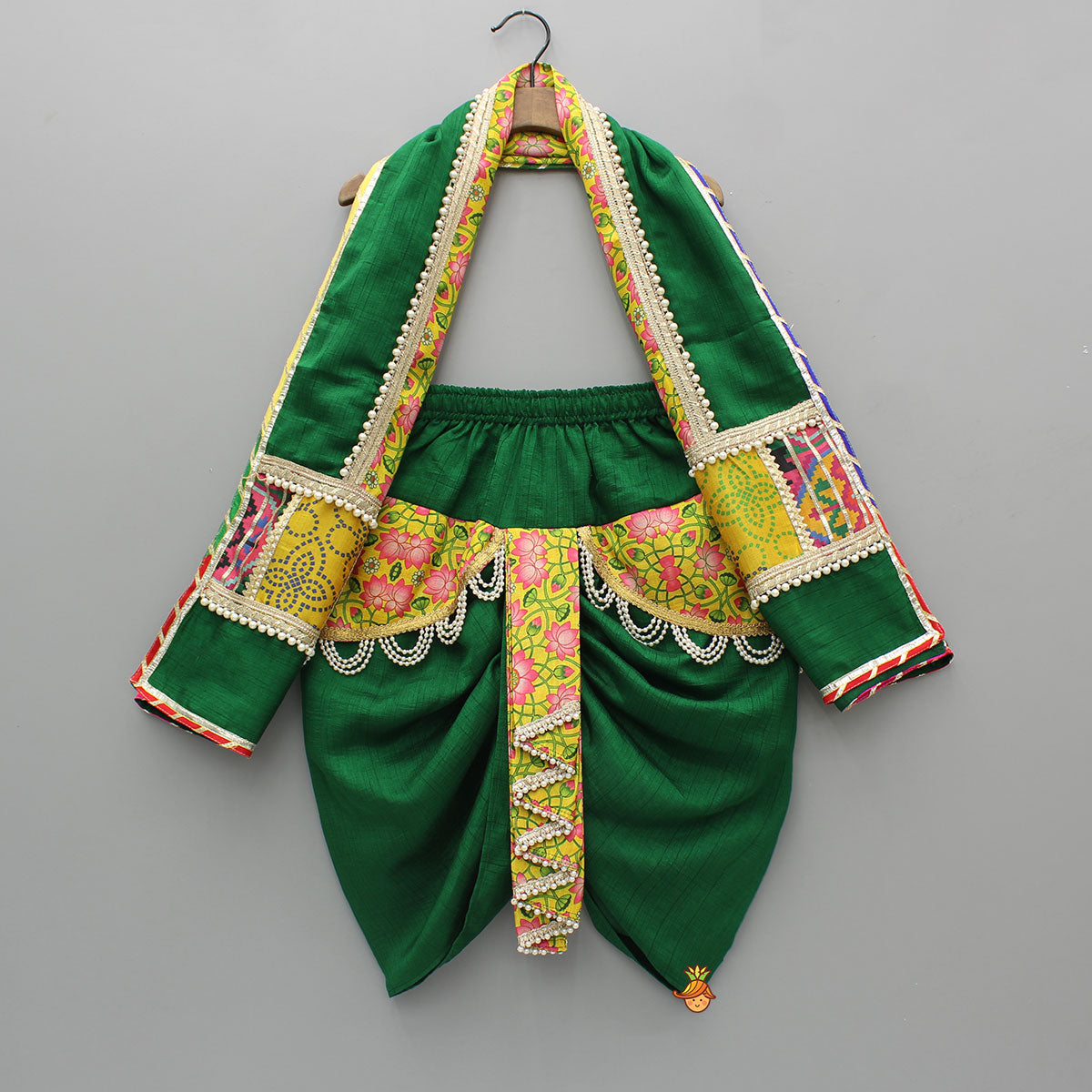 Floral Flap Enhanced Green Dhoti With Shawl And Mor Pankh Headband