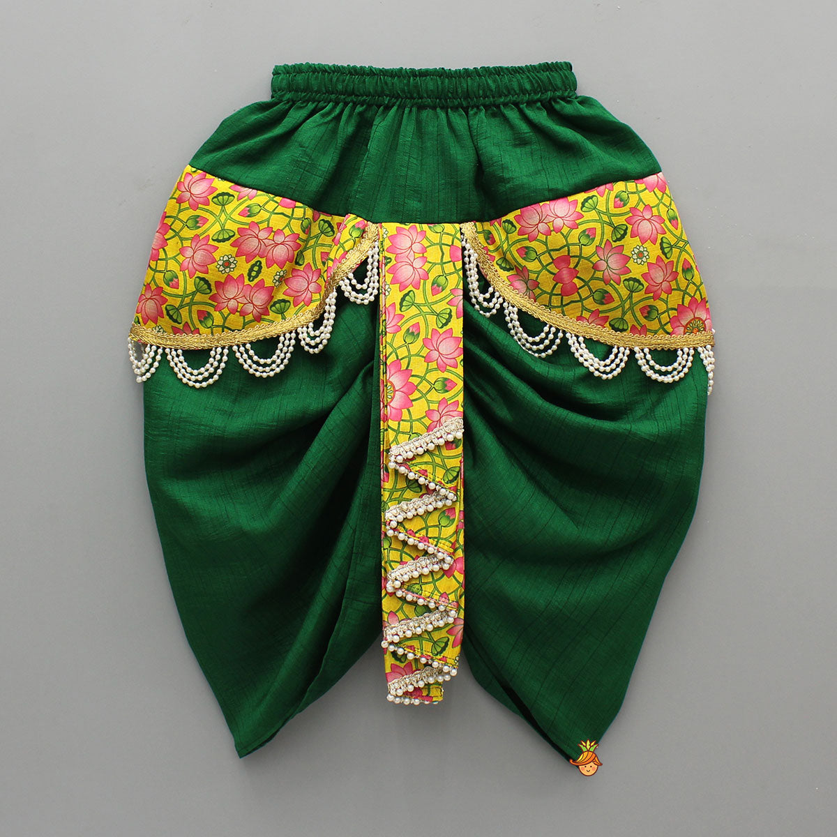 Floral Flap Enhanced Green Dhoti With Shawl And Mor Pankh Headband