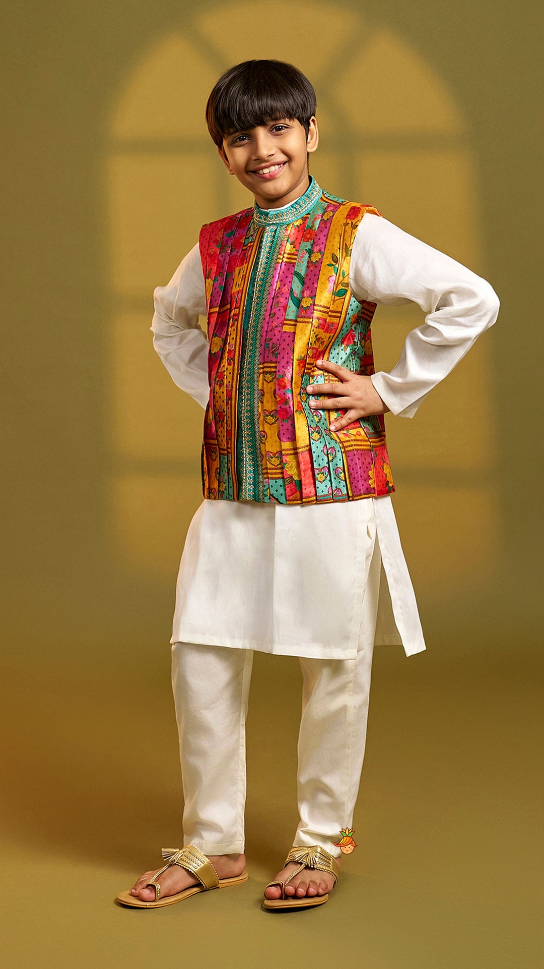 Off White Kurta With Printed Pleated Jacket And Pyjama