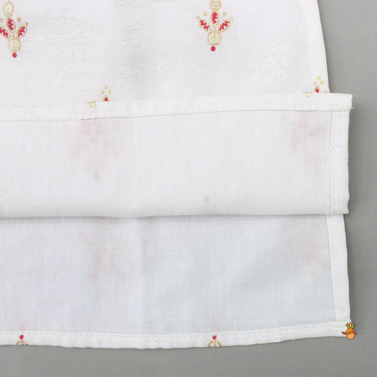 Off White Ethnic Printed Kurta With Matching Pyjama