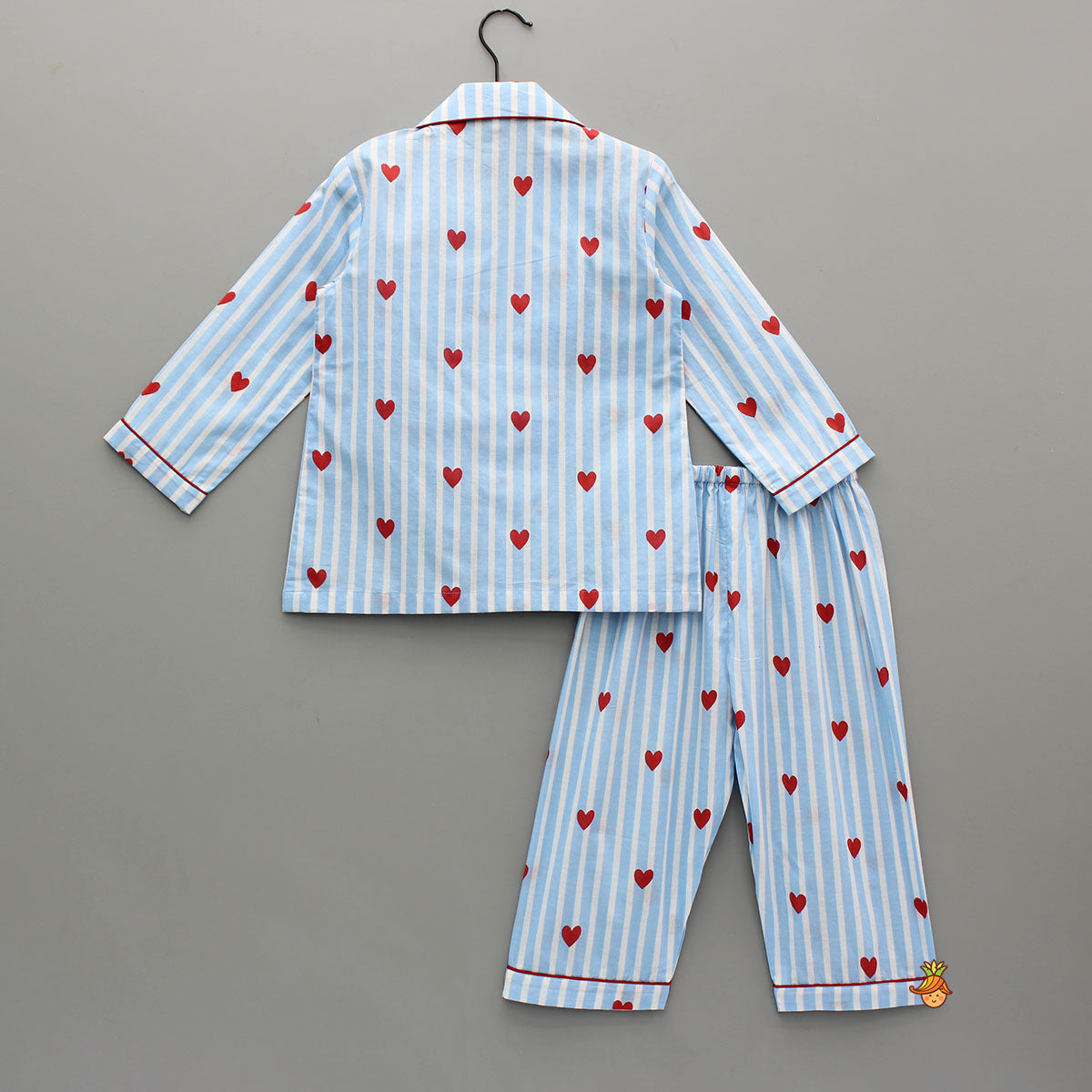 Striped Notch Collar Heart Detailed Sleepwear