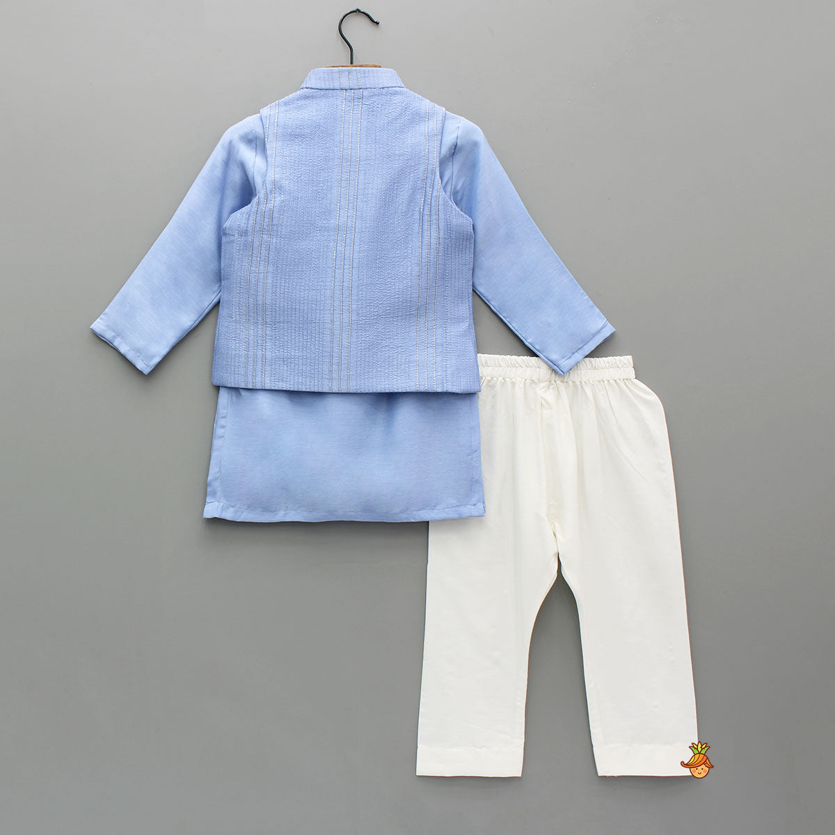 Ethnic Booti Detailed Kurta With Thread Work Jacket And Pyjama