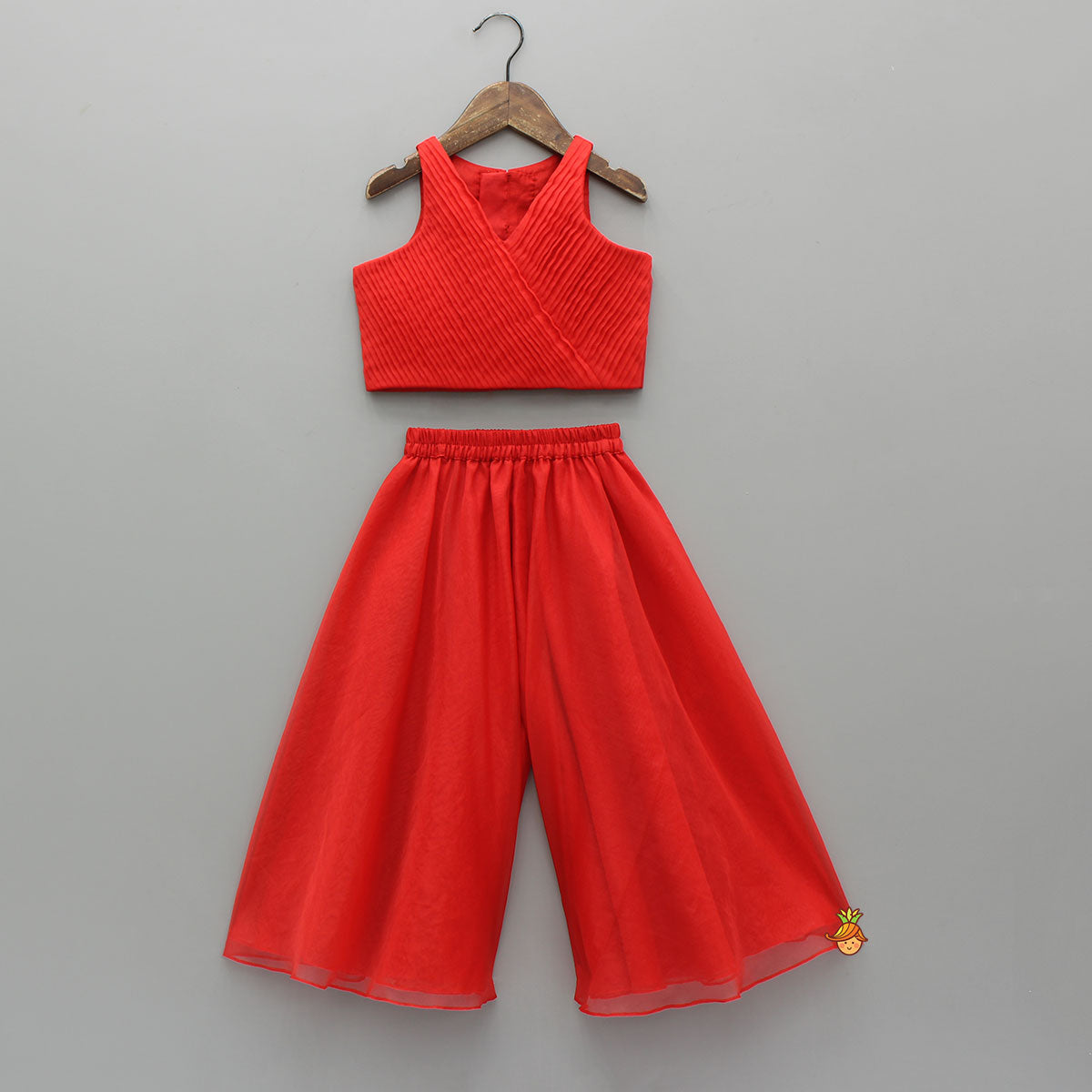 Gorgeous Sleeveless Pin Tuck Detailed Top With Embroidered Cape And Palazzo