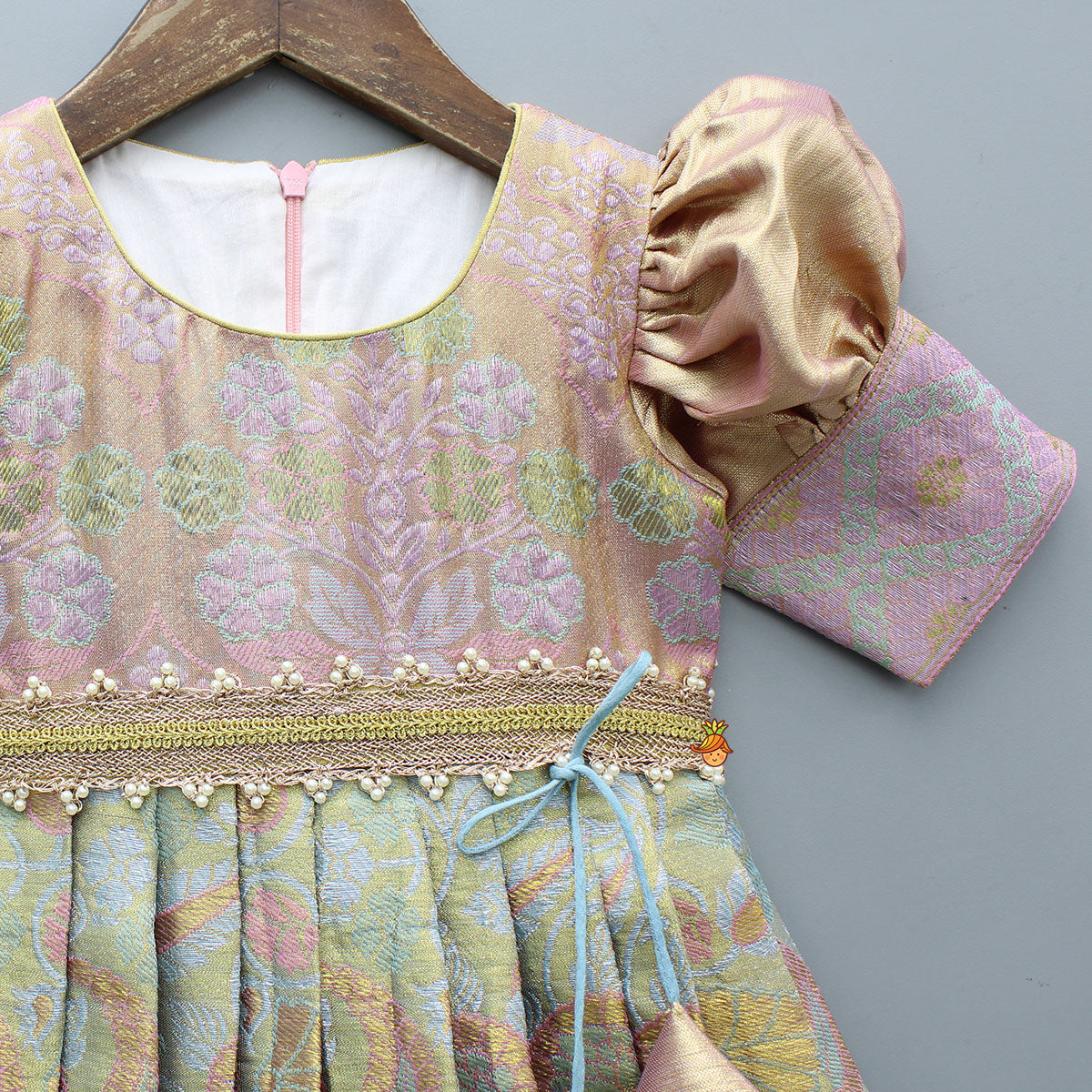 Elegant Brocade Puffed Sleeve Dress With Detachable Waistband