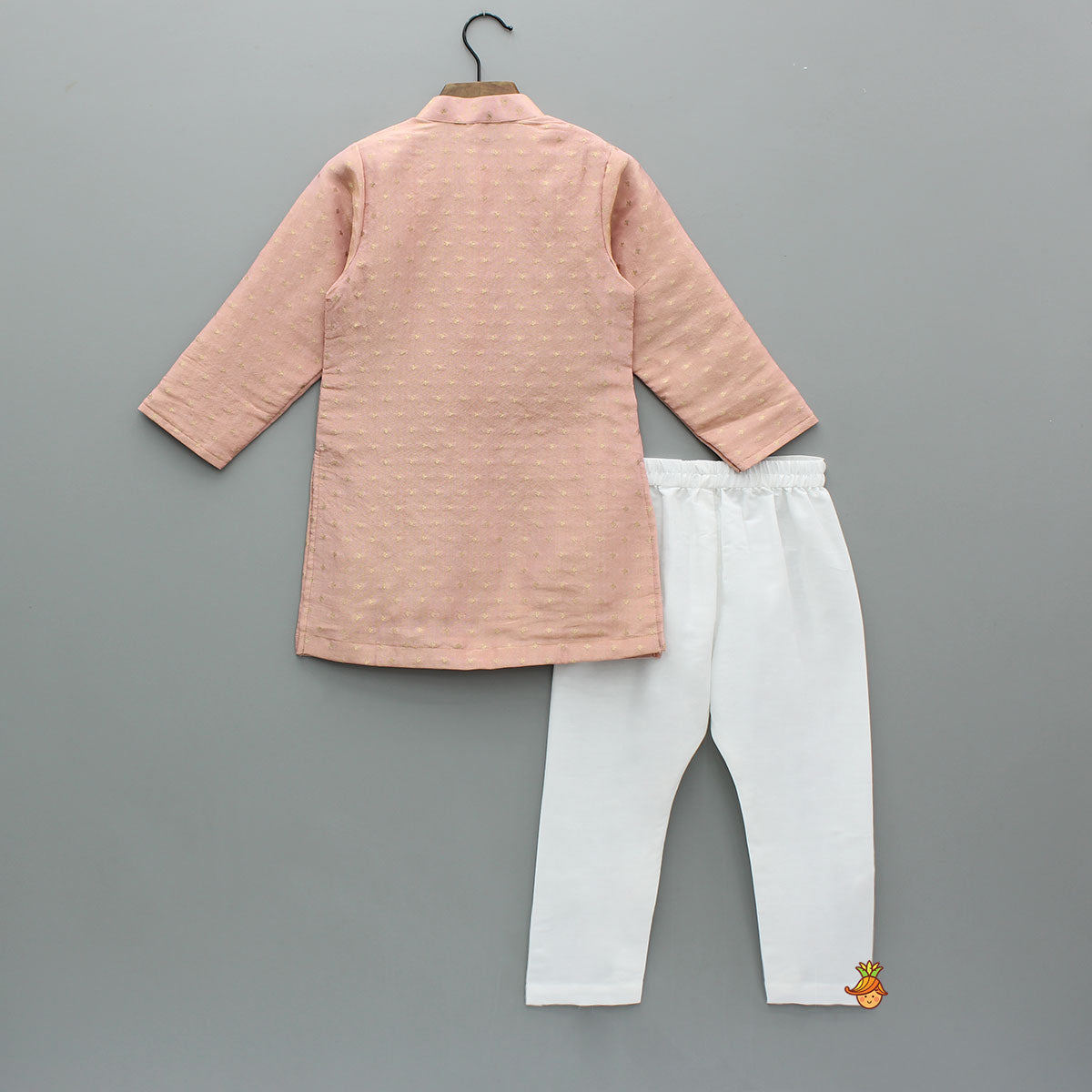 Shimmery Pocket Square Detailed Silk Kurta With Pyjama