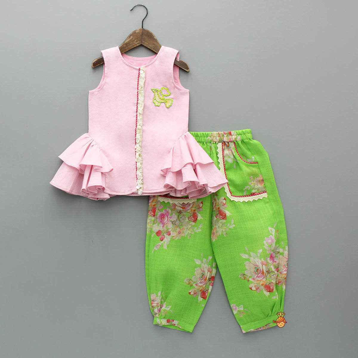 Adorable Sleeveless Ruffle Detailed Top With Floral Pants
