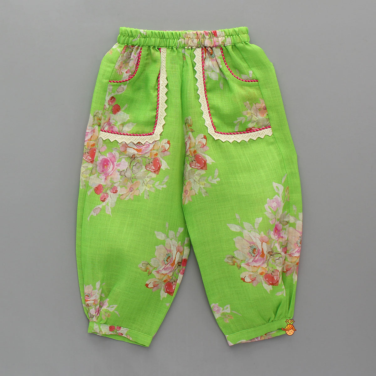 Adorable Sleeveless Ruffle Detailed Top With Floral Pants