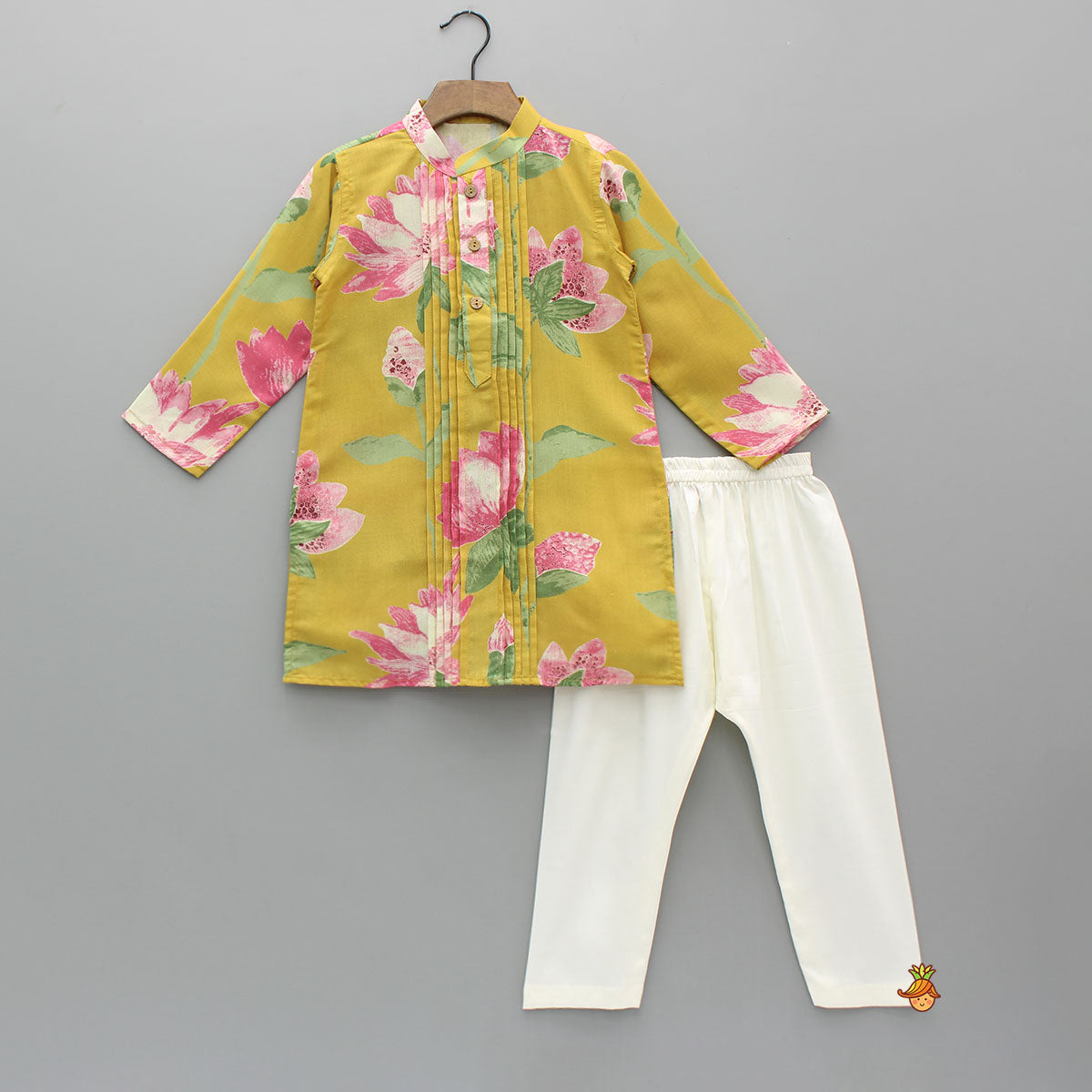 Floral Printed Pin Tuck Detailed Kurta With Pyjama