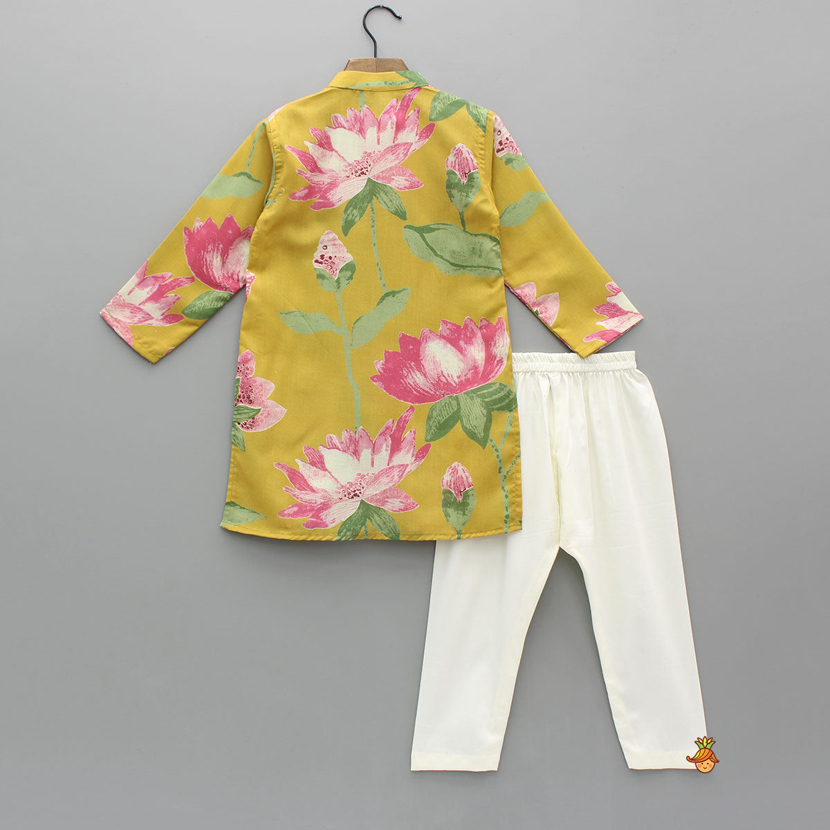Floral Printed Pin Tuck Detailed Kurta With Pyjama