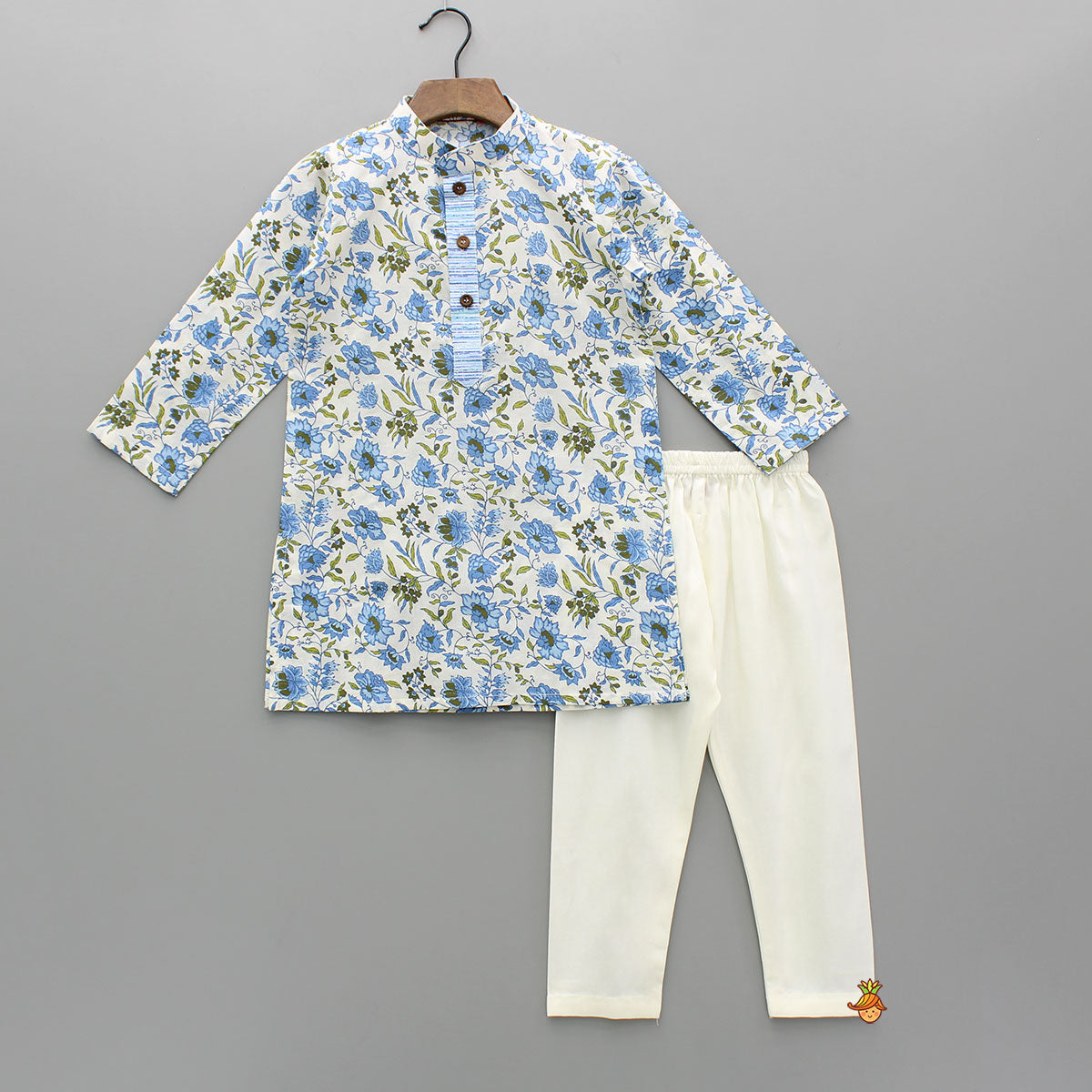 Floral Printed Kurta With Front Open Floral Jacket And Pyjama