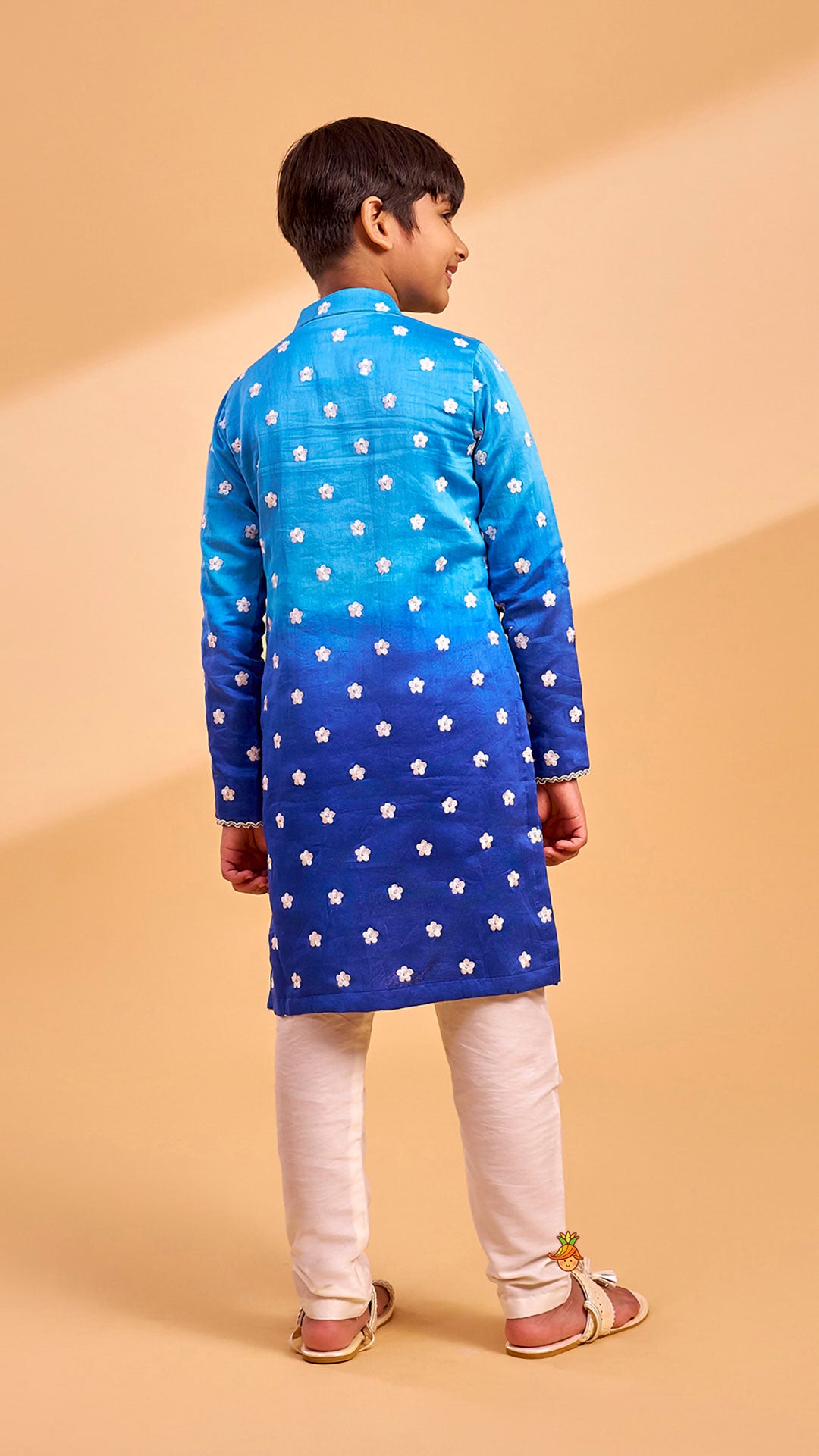 Thread Embroidered Kurta And Pyjama