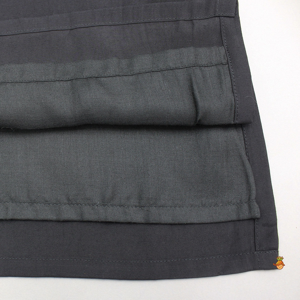 Thread-Detail Kurta With Front-Open Jacket And Pyjama