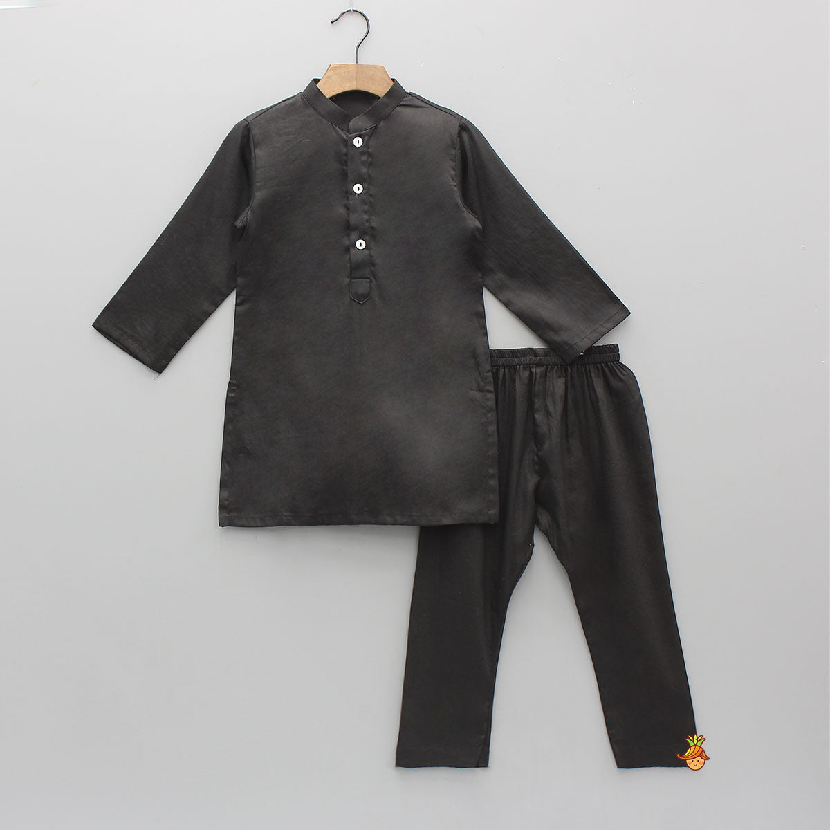 Ethnic Elegant Kurta With Pocket Detail Printed Jacket And Pyjama