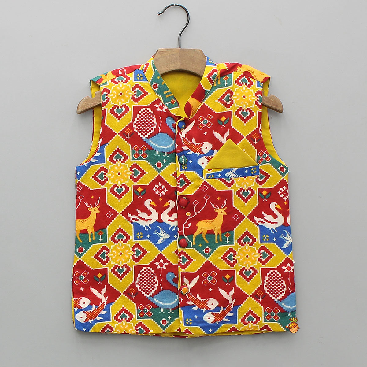 Ethnic Kurta With Pocket Detail Printed Jacket And Pyjama
