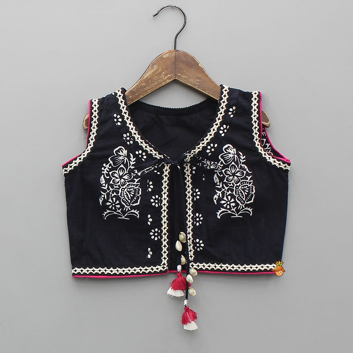 Printed Graceful Kurti With Front Slit And Open Jacket