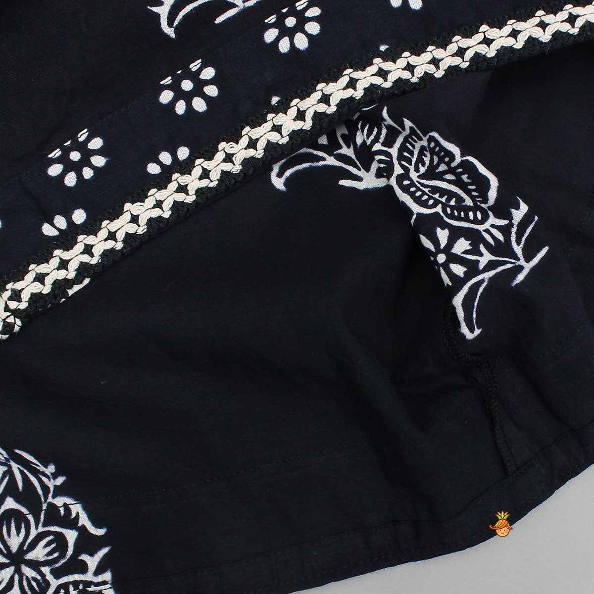 Printed Graceful Kurti With Front Slit And Open Jacket