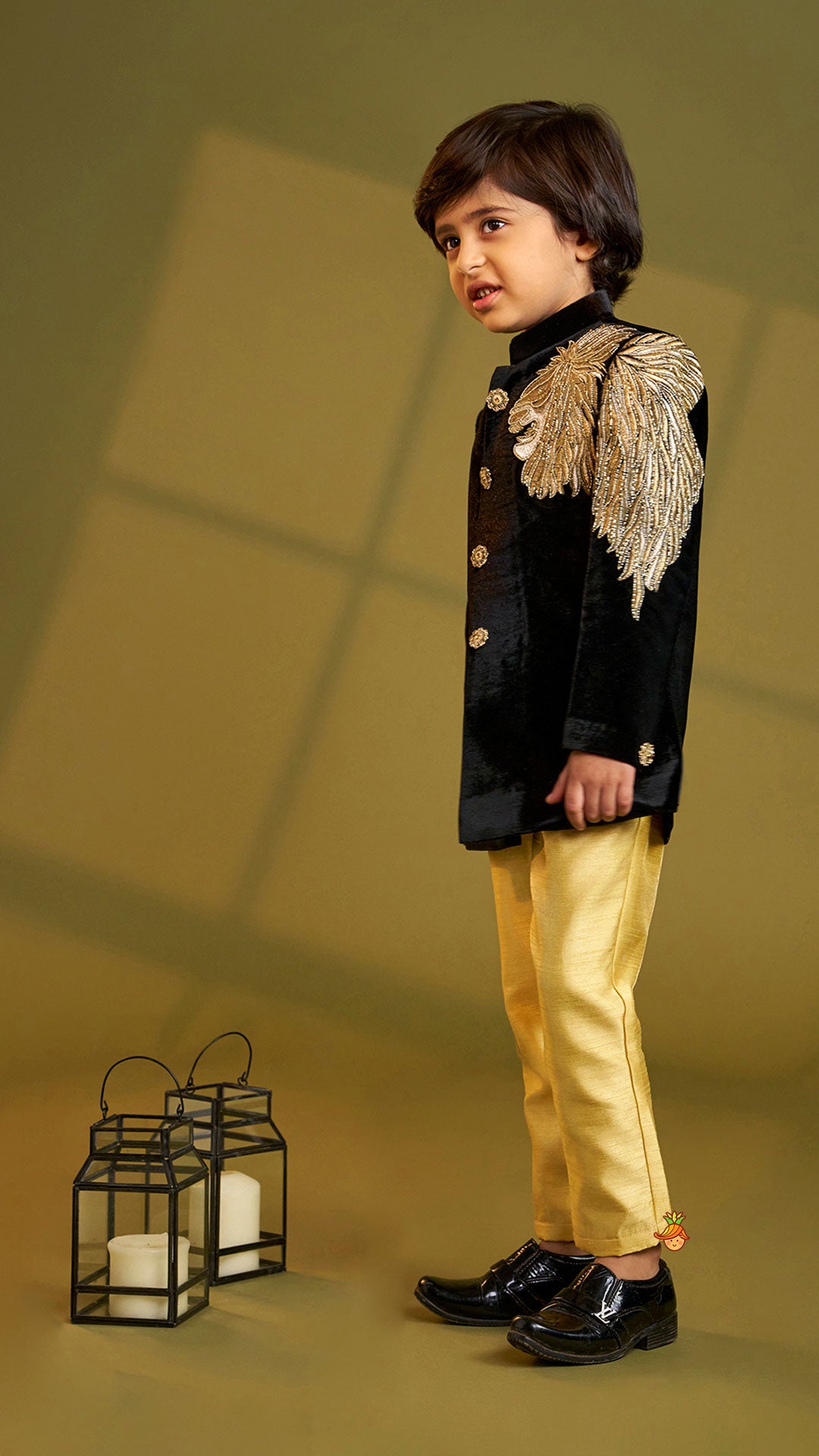 Stylish Zari Embroidered Velvet Sherwani With Pyjama