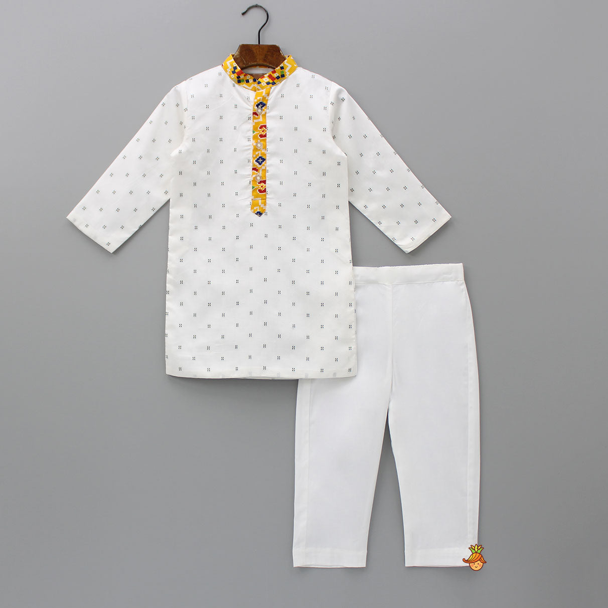 Kurta And Bandhani Printed Jacket With Pyjama