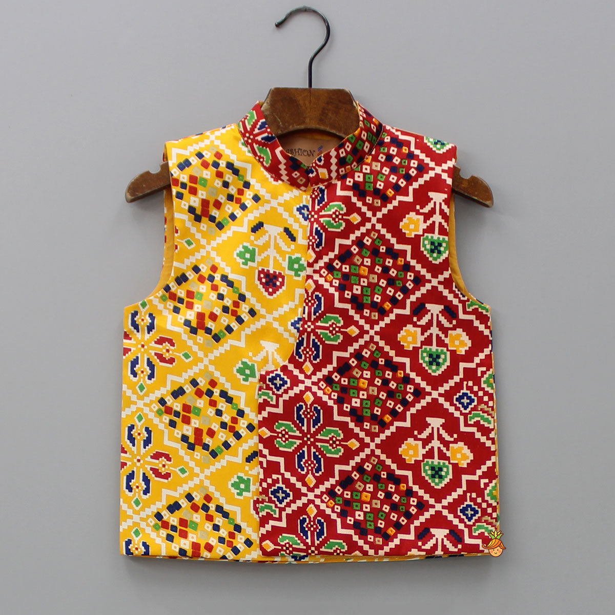 Kurta And Bandhani Printed Jacket With Pyjama