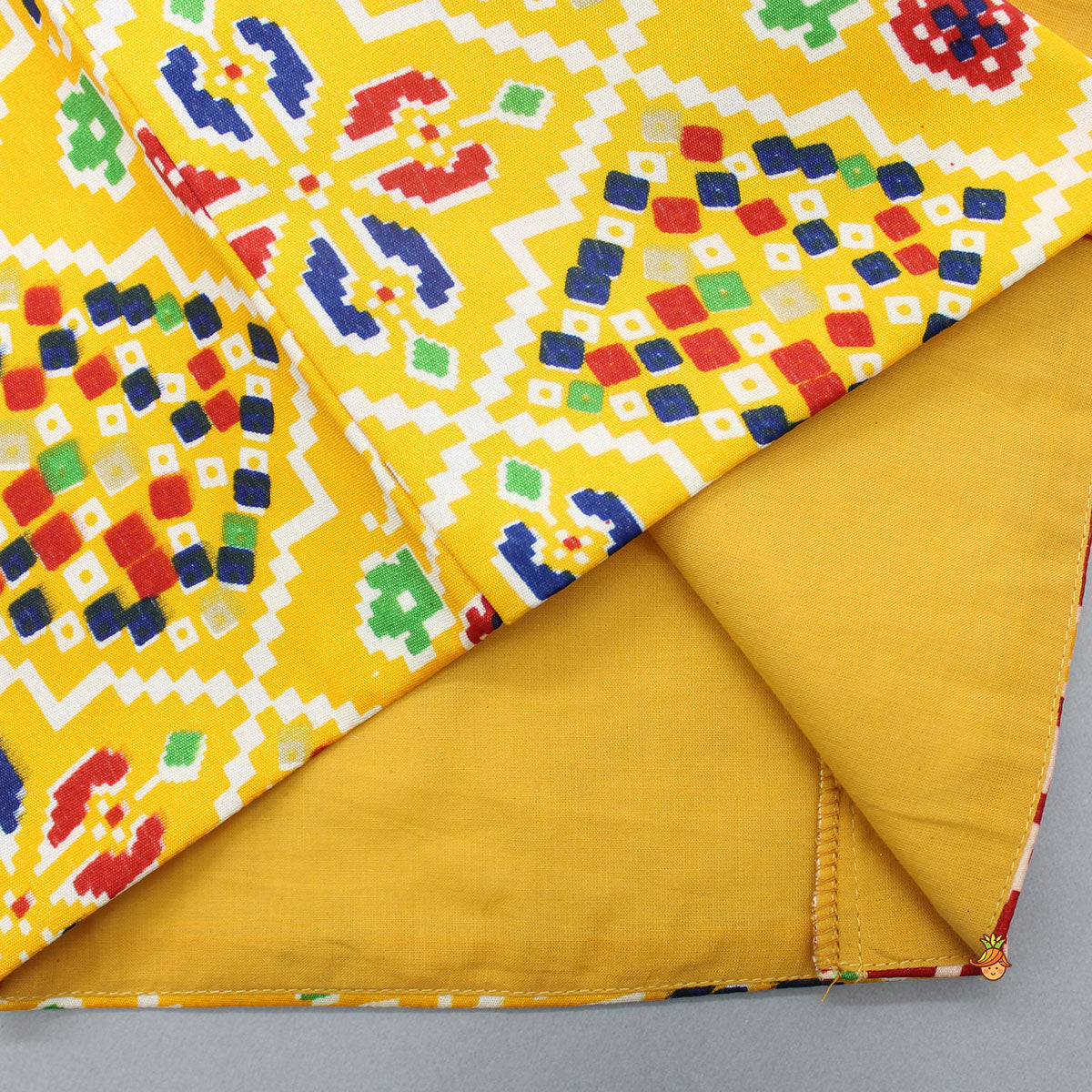 Kurta And Bandhani Printed Jacket With Pyjama