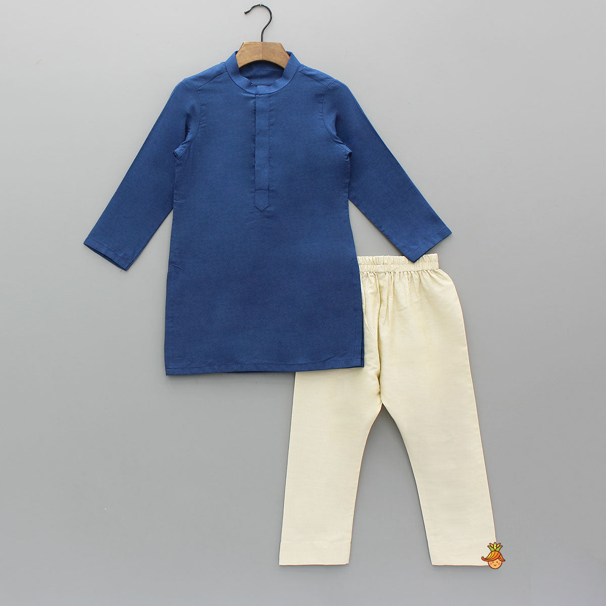 Ethnic Kurta With Pocket-Detail Jacket And Pyjama