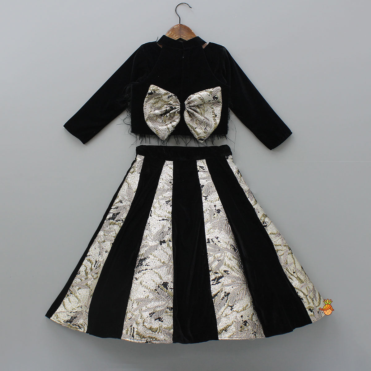 Elegant Velvet Inner Top With Halter Neck Fur Top And Gorgeous Dual-Tone Panelled Lehenga