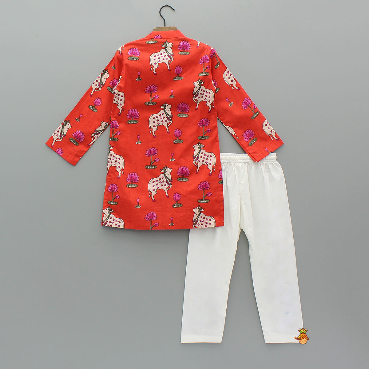 Side Button Detailed Ethnic Kurta With Pyjama