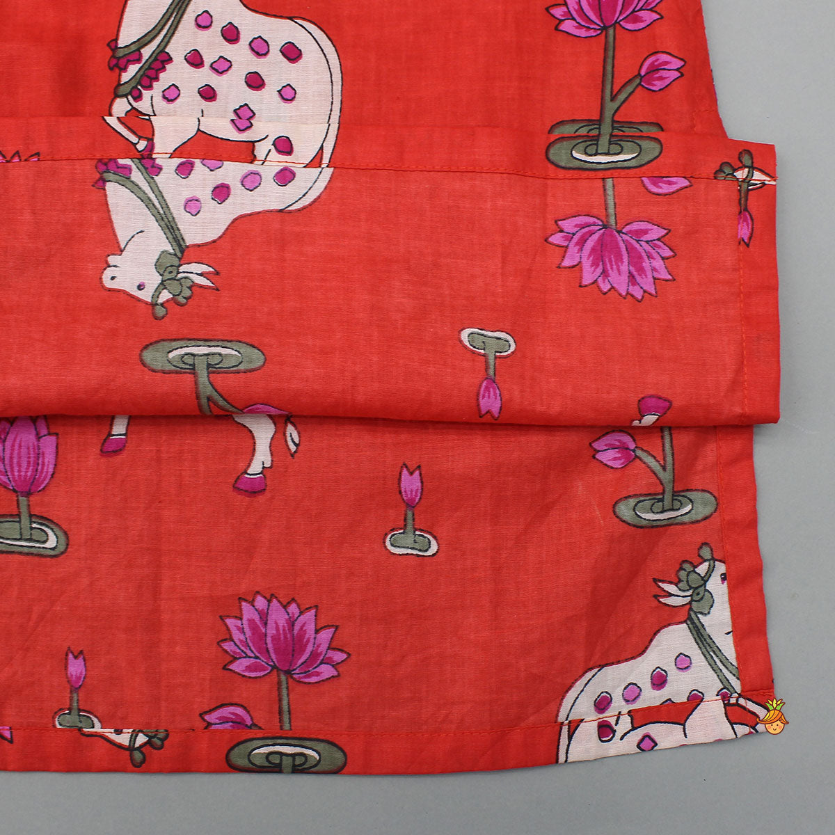 Side Button Detailed Ethnic Kurta With Pyjama