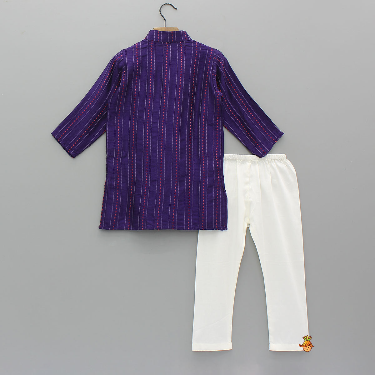 Thread-Detail Pin-Tuck Kurta And Pyjama