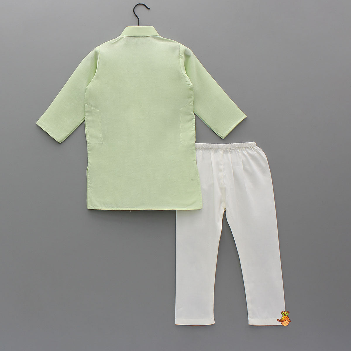 Thread-Detail Front Placket Kurta And Pyjama