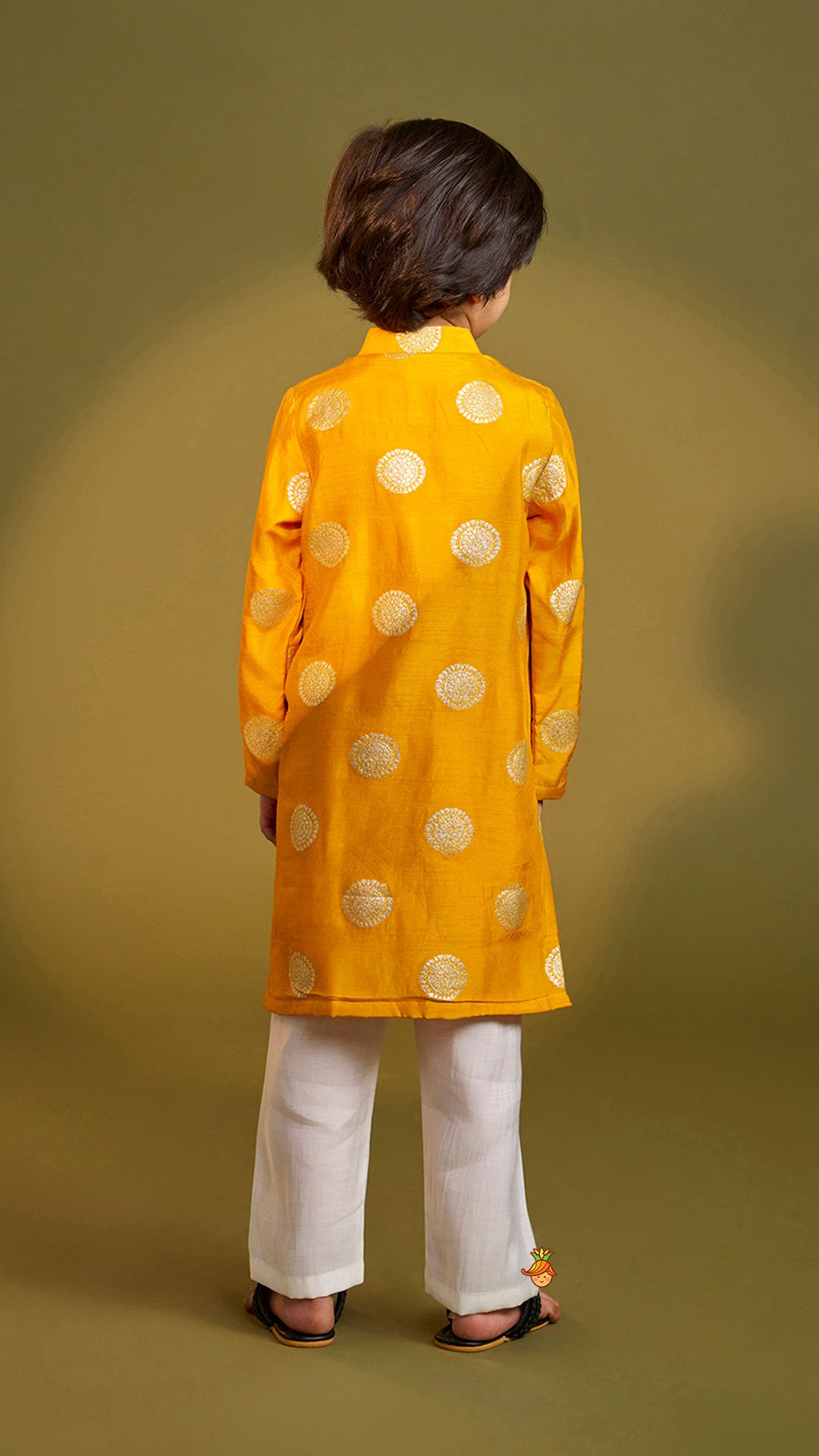 Front Open Ethnic Kurta And Pyjama