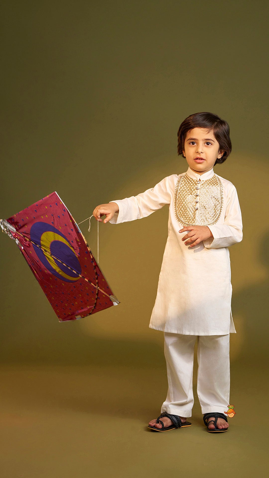 Lace Detailed Yoke Kurta And Pyjama