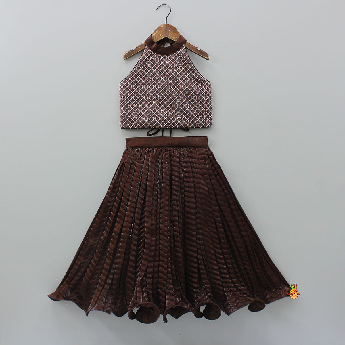 Gorgeous Criss-Cross Back Knot Top And Crushed Lehenga