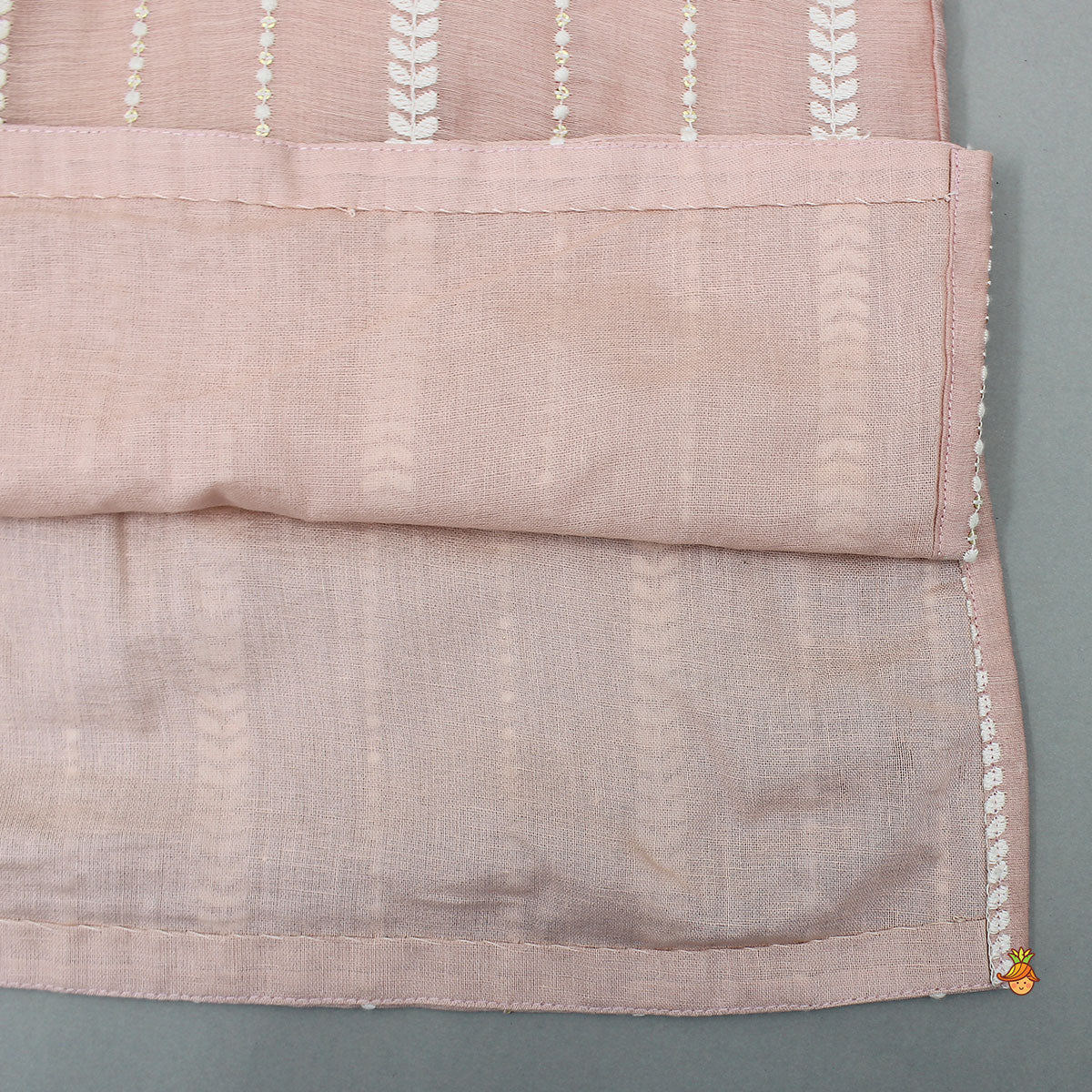 Thread-Embroidered Kurta With Pyjama