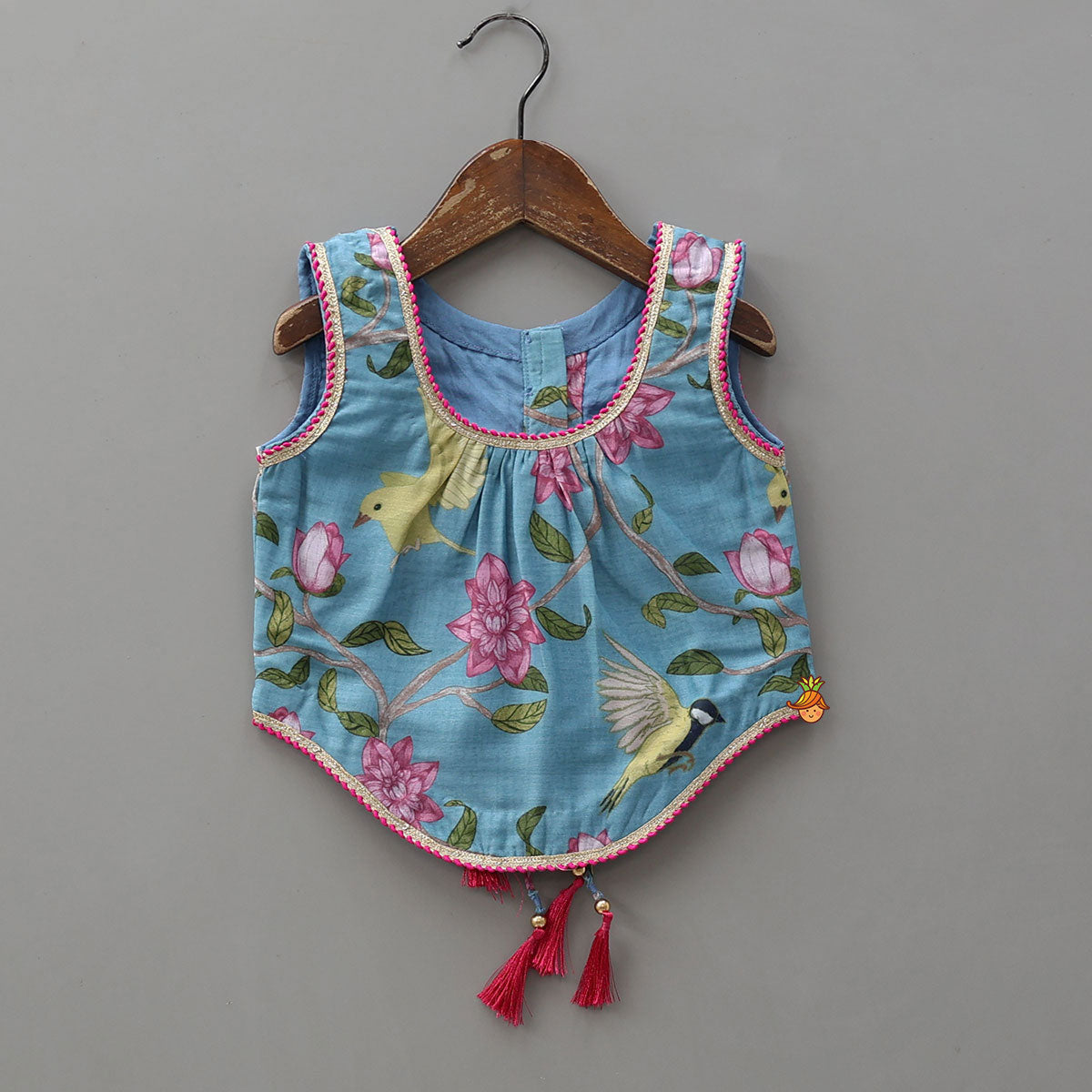 Stylish Curved-Hem Top And Palazzo With Matching Sling Bag