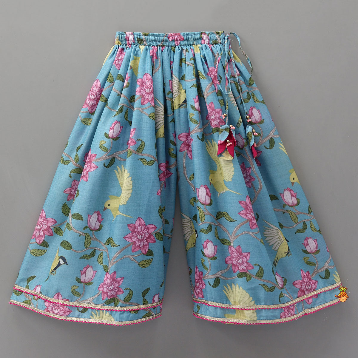 Stylish Curved-Hem Top And Palazzo With Matching Sling Bag