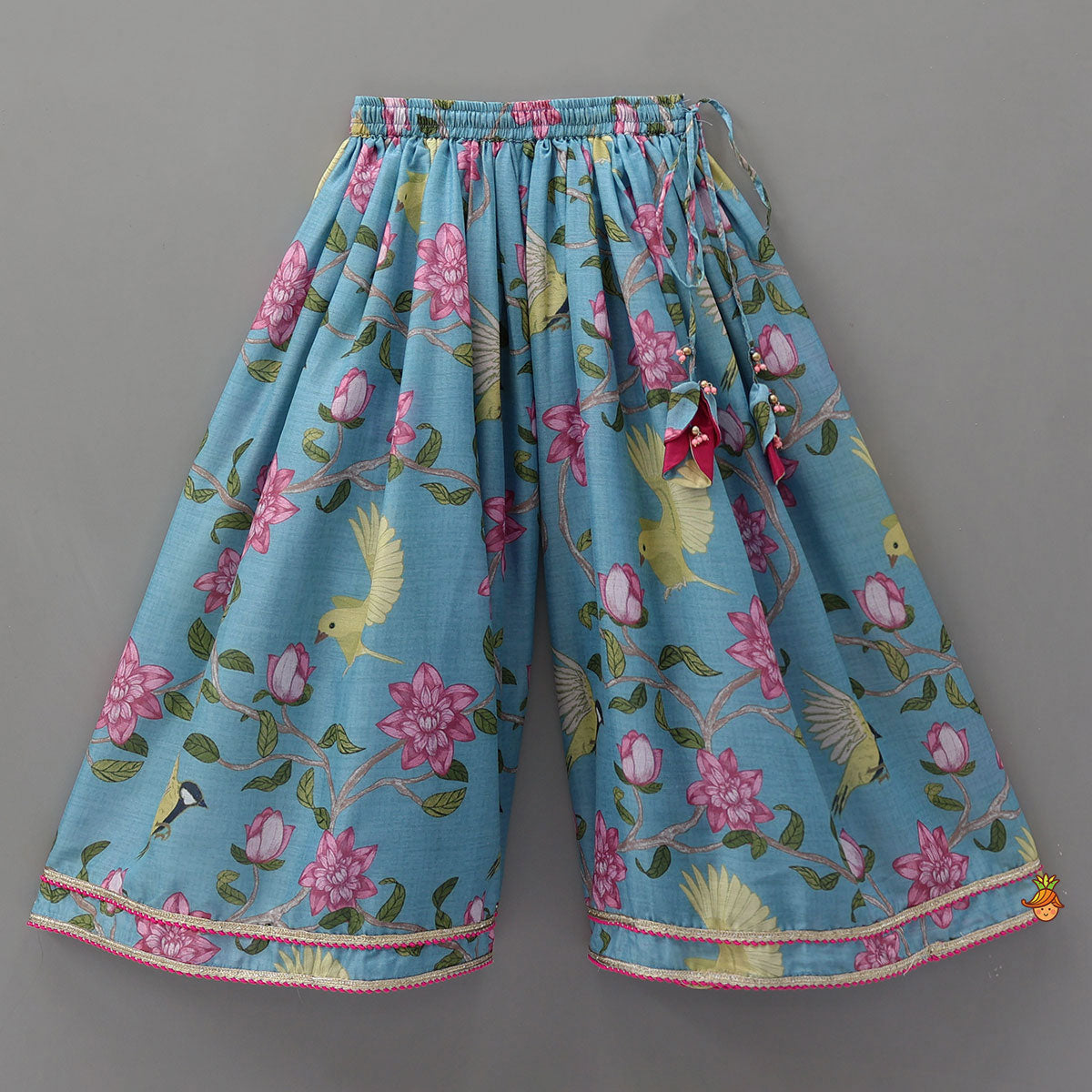 Stylish Curved-Hem Top And Palazzo With Matching Sling Bag