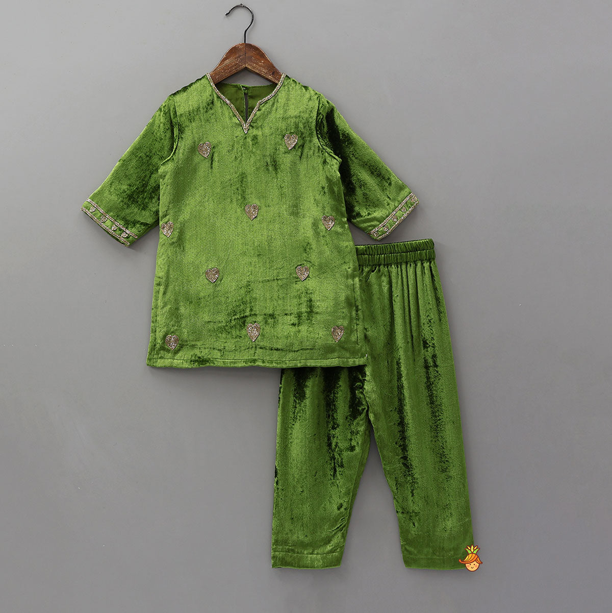 Cut-Dana Embroidered Velvet Kurti And Pant With Dupatta