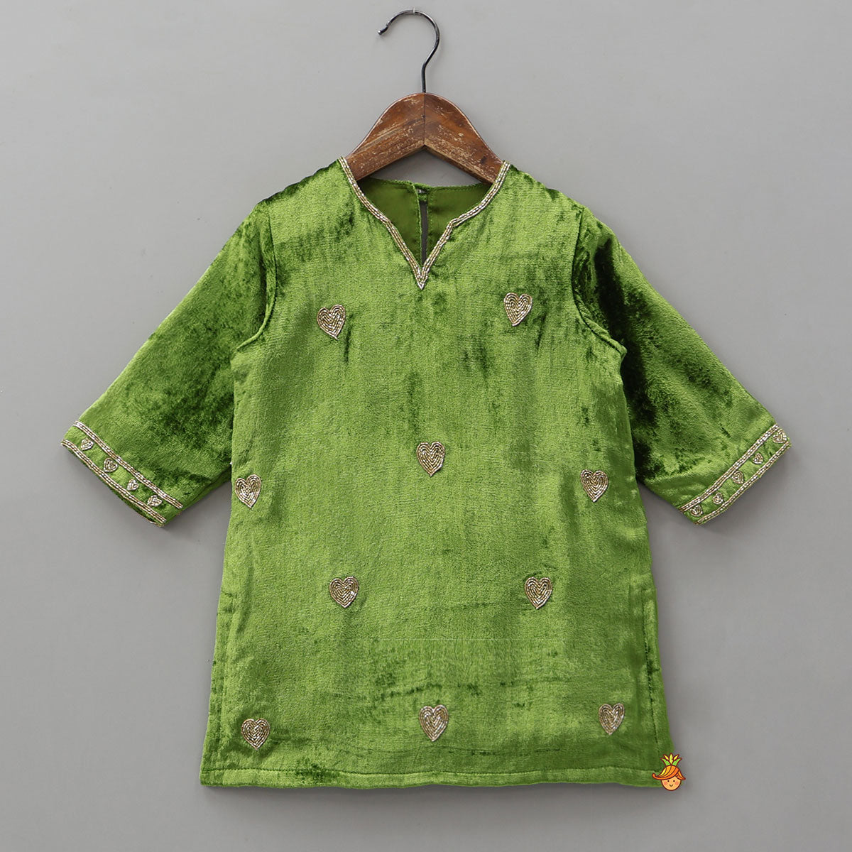 Cut-Dana Embroidered Velvet Kurti And Pant With Dupatta