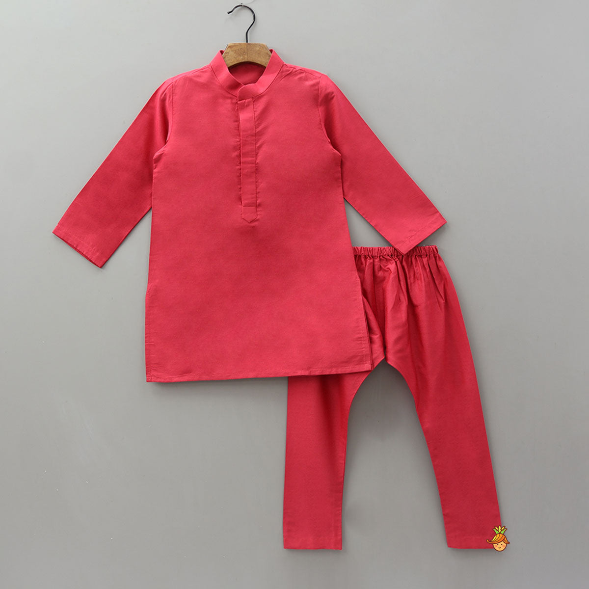 Elegant Kurta With Pocket-Detail Printed Jacket And Pyjama