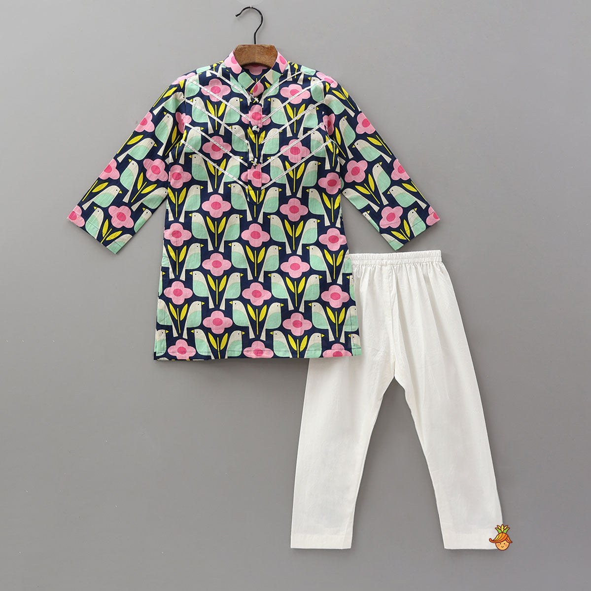 Bird And Floral Printed Kurta With Pyjama