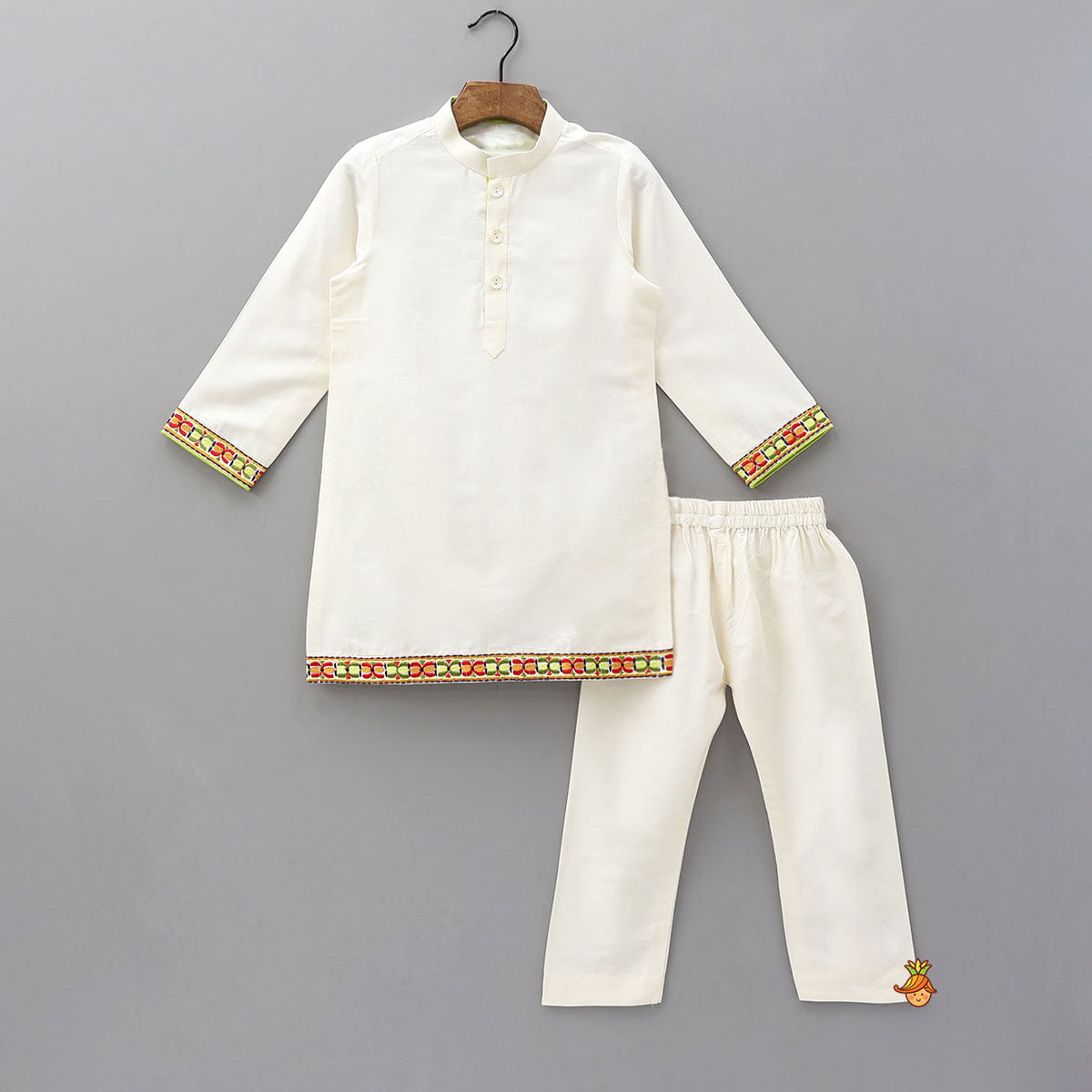 Ethnic Kurta With Printed Jacket And Pyjama