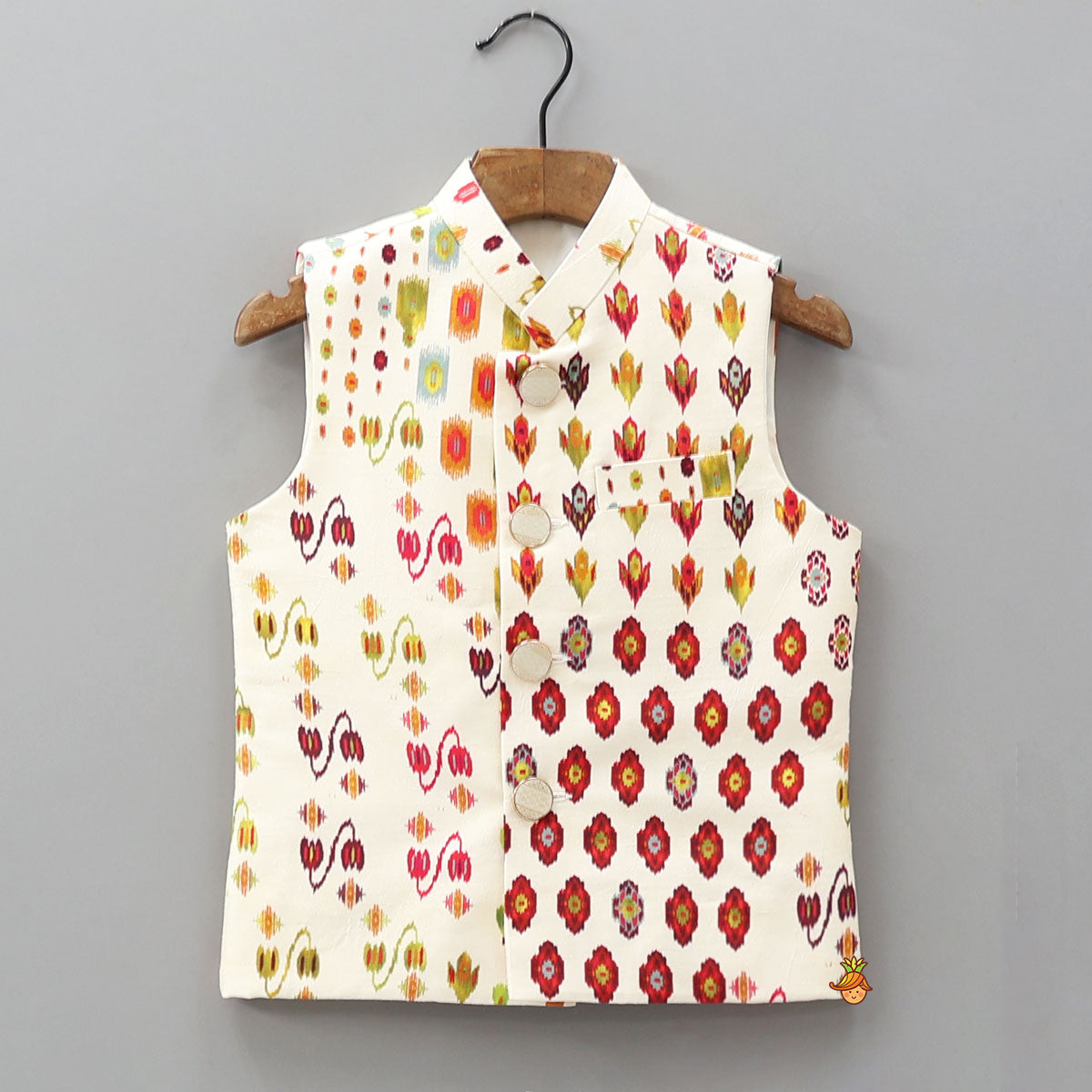 Ethnic Kurta With Printed Jacket And Pyjama