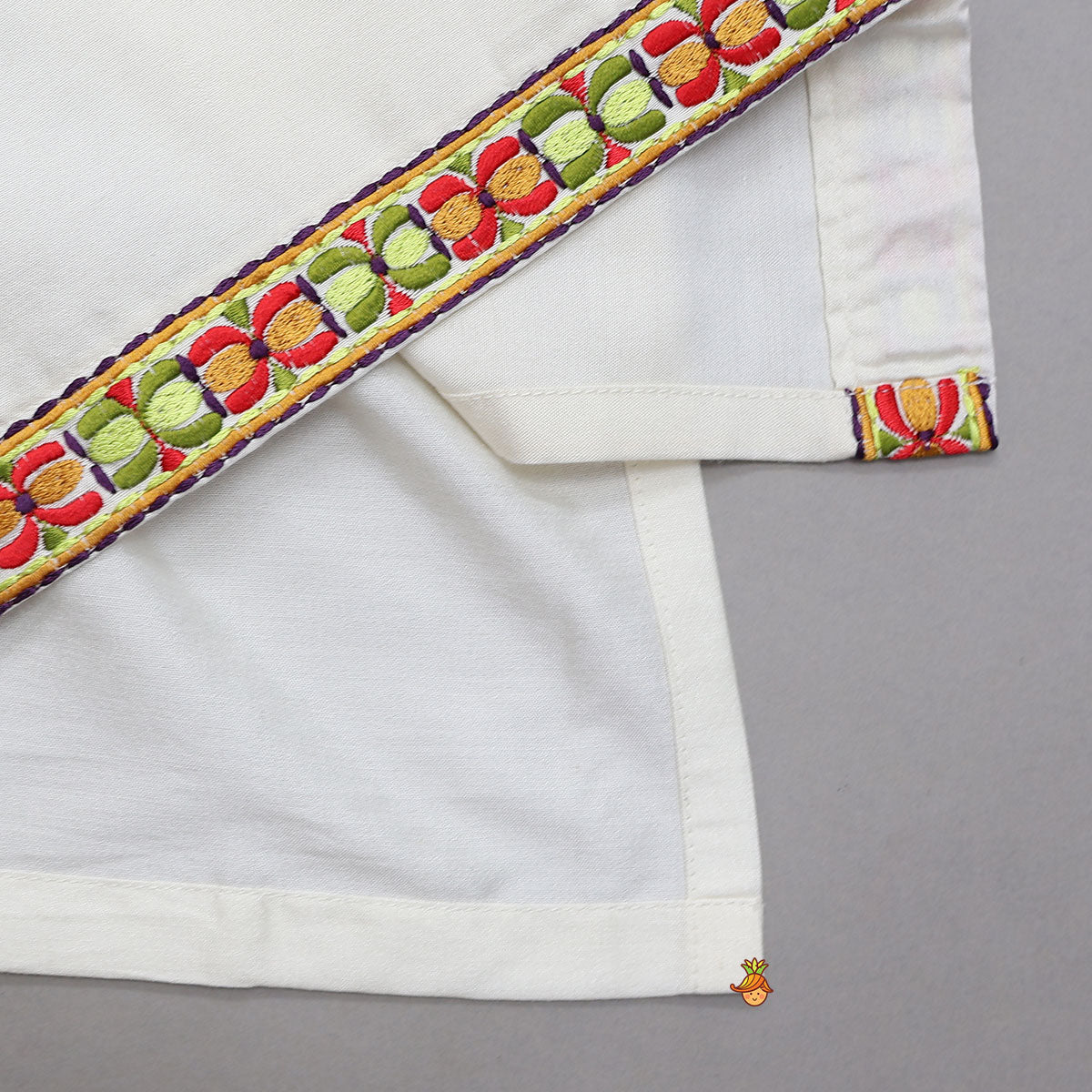 Ethnic Kurta With Printed Jacket And Pyjama